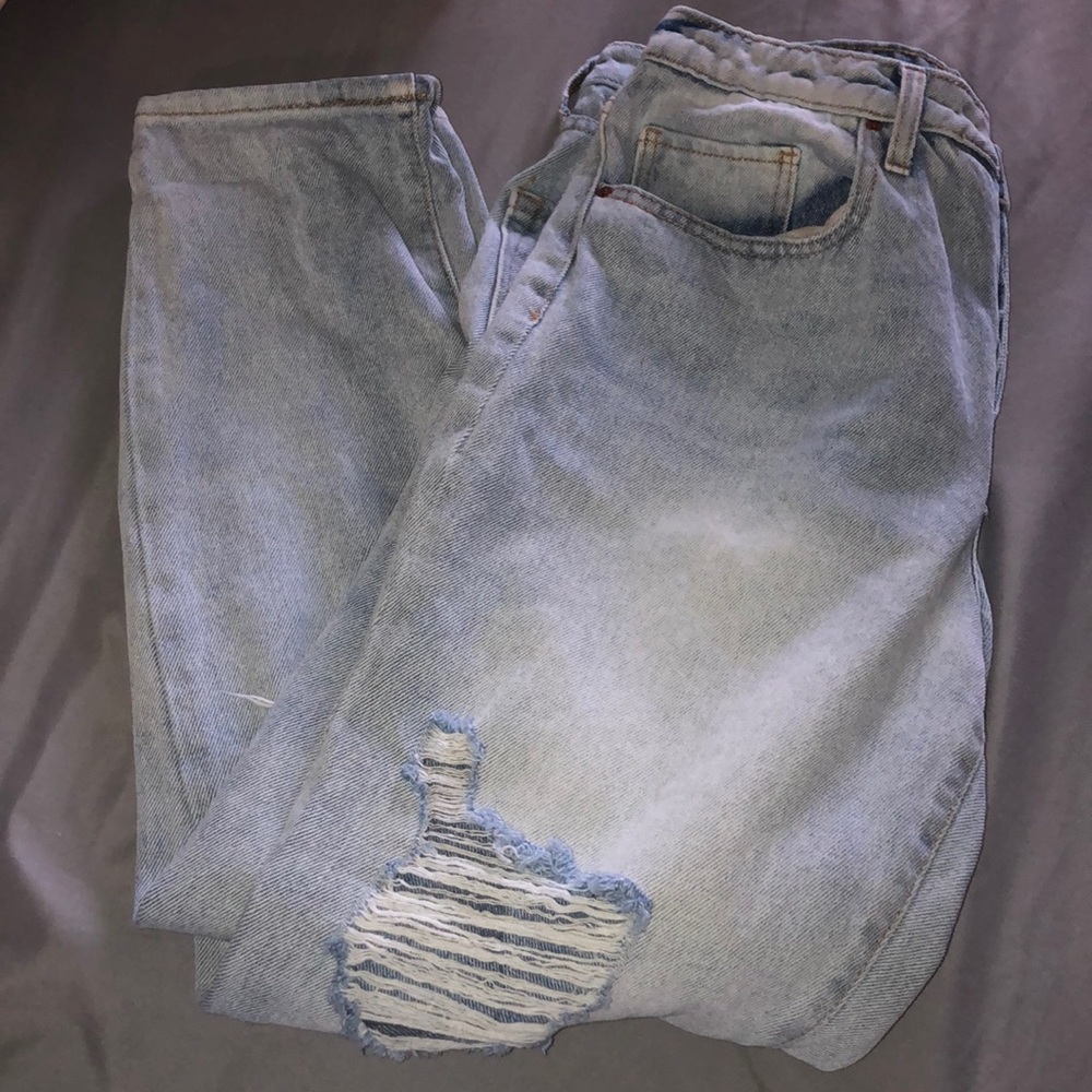 MOM JEANS.
